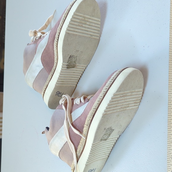 Mi im, Dusty Rose hidden wedge sneaker. Size 8 - Picture 4 of 11